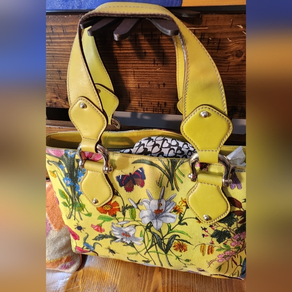 GUCCI Floral Yellow Tote Bag - Picture 3 of 17
